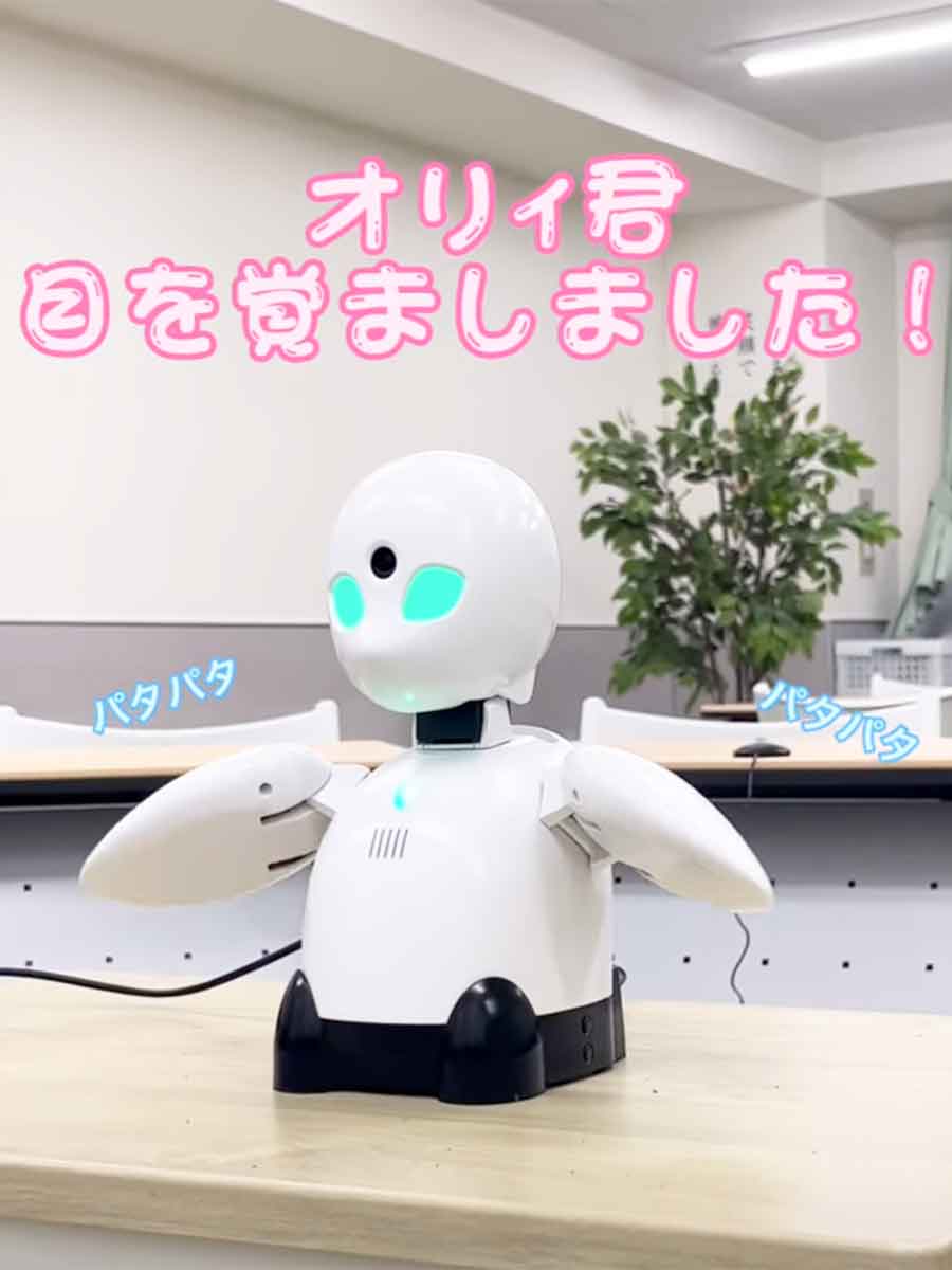 現場体験でロボットアームを動かす