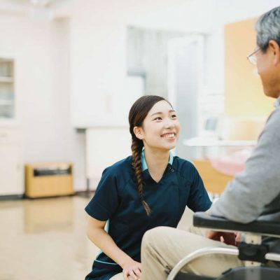 介護福祉士の給料はいくら？平均年収や今後の傾向について解説！